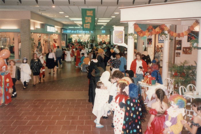 Marquette Mall - From Marquette Mall Memories Facebook (newer photo)